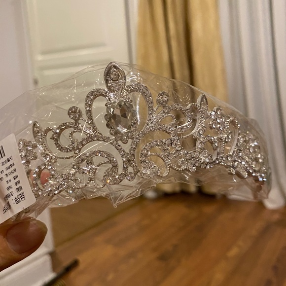 Weding Crown - Picture 3 of 4